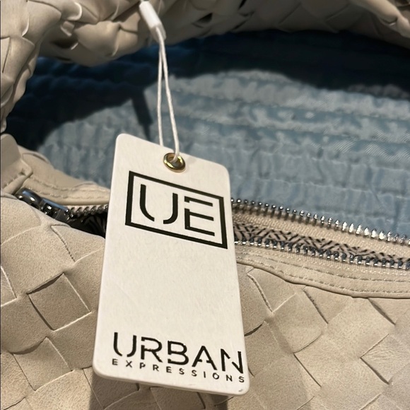 Cream Hobo Bag with Woven Texture - Picture 3 of 9